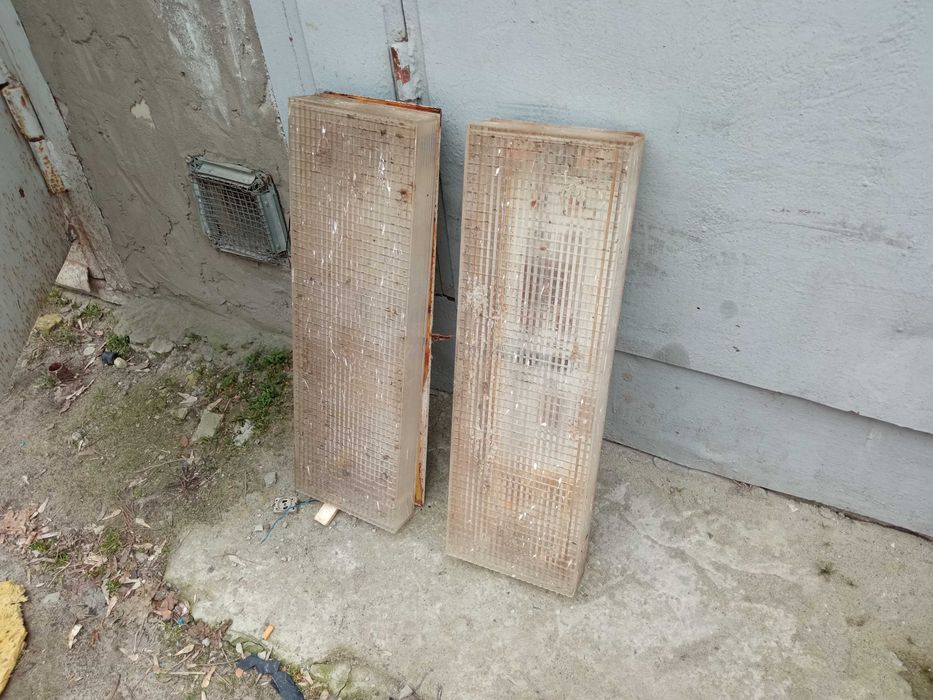 Лампи плафони ліхтарі на дачу в гараж