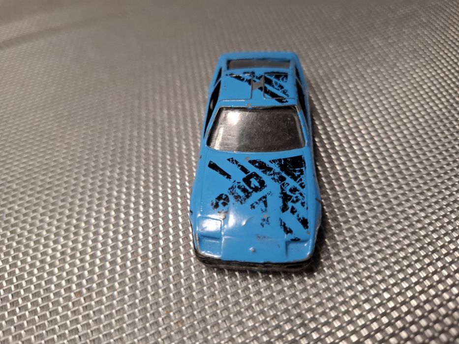 Model samochodu skala 1:64