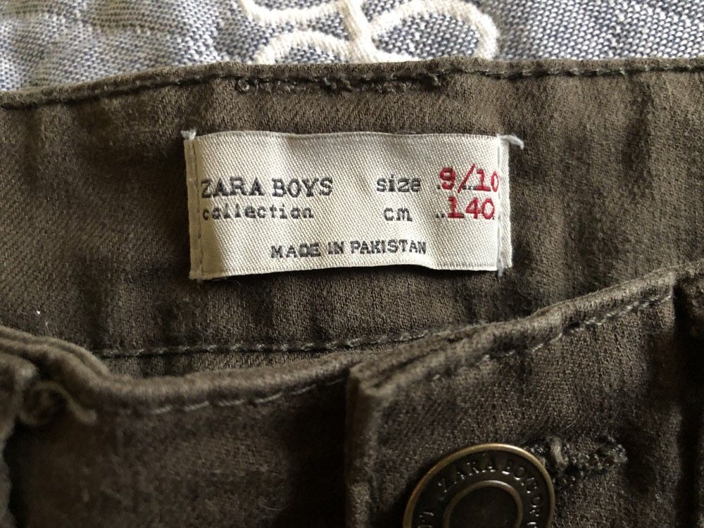 Джинсовые брюки на мальчишку 9-10 лет Zara