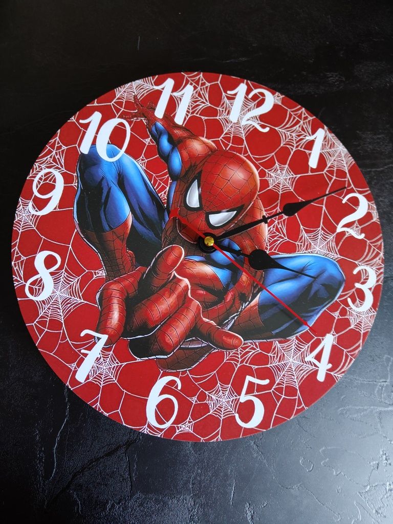 Zegar ścienny wiszący okrągły czerwony Spiderman