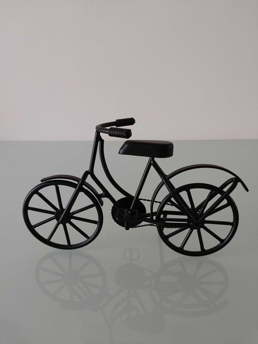 Bicicleta metal preto IKEA