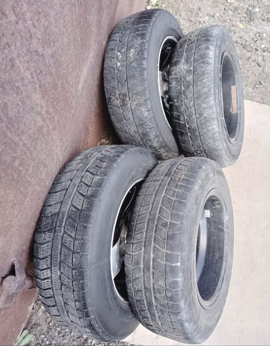 Титани диски на ваз  щимня резина !R13