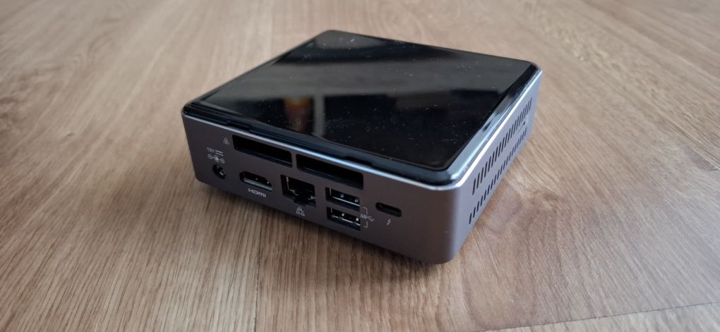 Intel NUC - model NUC7I5BNK