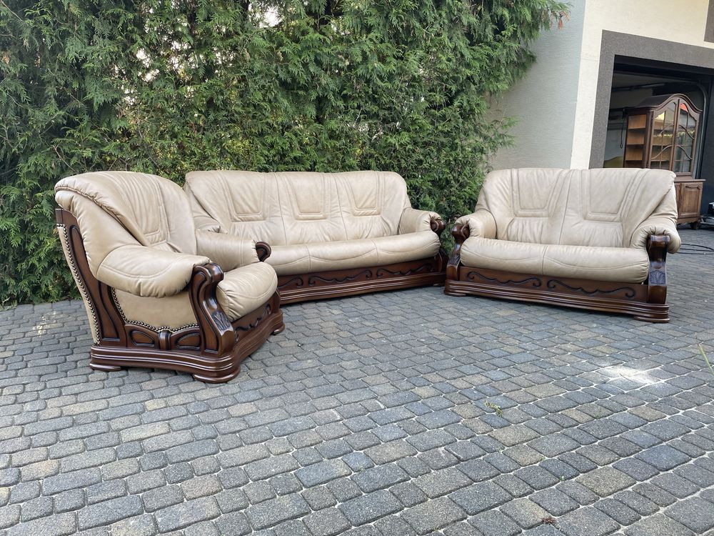 Zestaw wypoczynkowy po renowacji nowa naturalna skóra sofa fotele ława