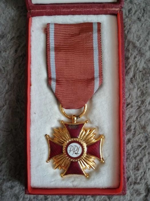 Odznaczenie, medal Złoty Krzyż Zasługi PRL + pudełko!