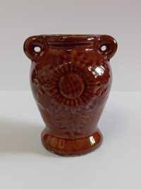 Mały, gliniany wazon PRL
