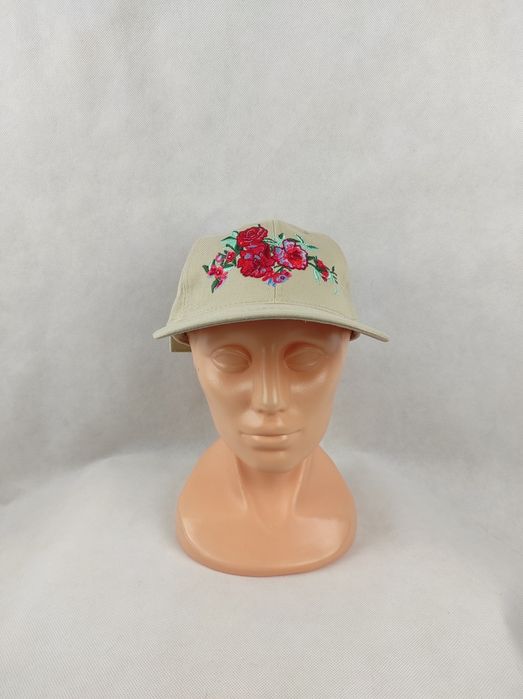 NOWA Damska czapka z daszkiem w kwiaty beżowa
