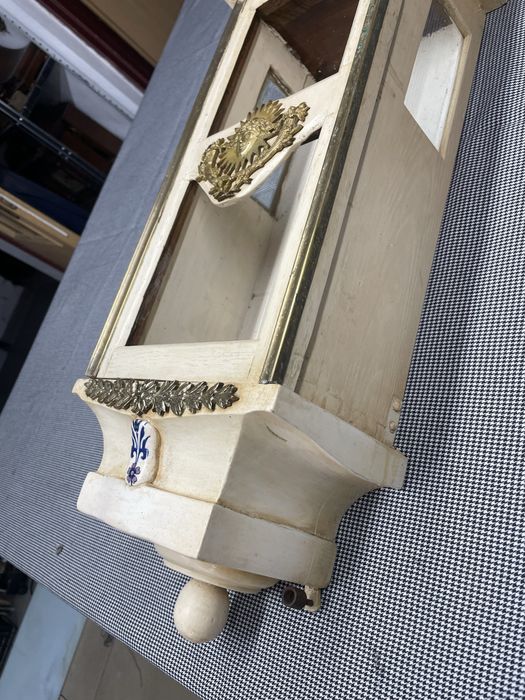 Ludowa skrania do zegara lub inny regionalny projekt