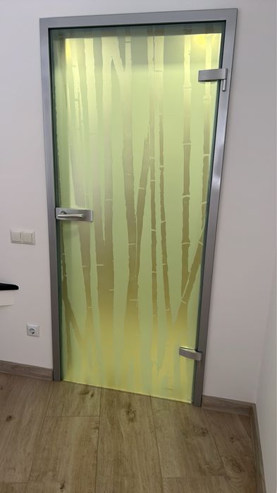 Двери межкомнатные стекляные