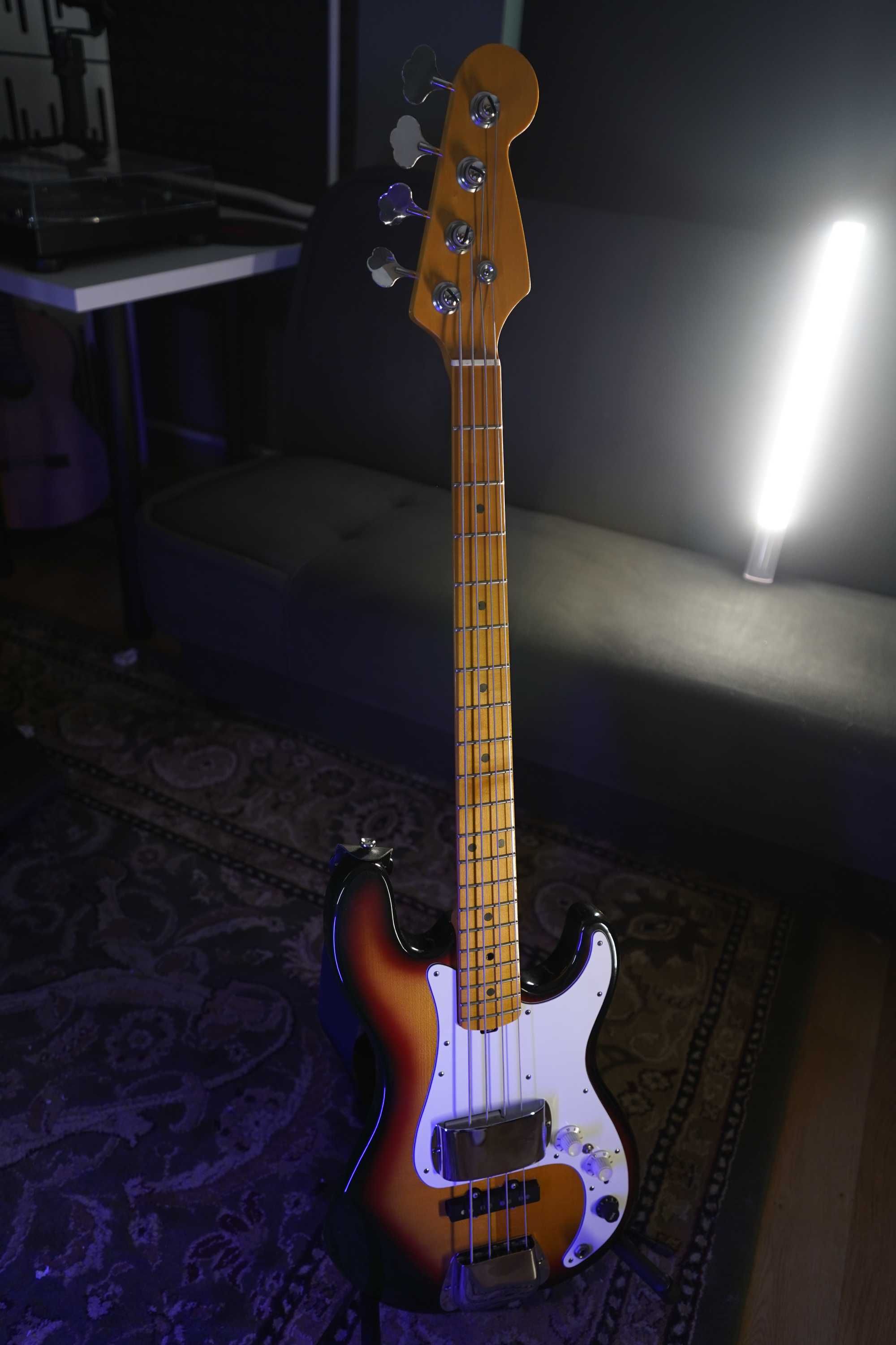 Gitara basowa Japan 70'- 80' Jazz Bass (part) IV + stojak + pasek DIY