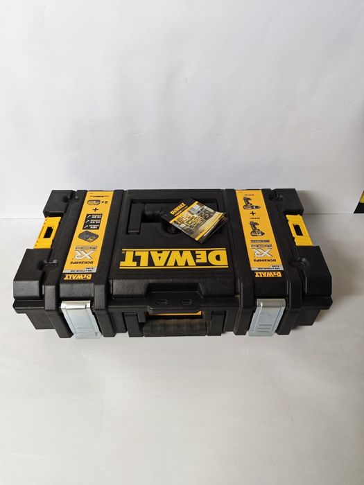 Skrzynki narzędziowe Dewalt różne rodzaje