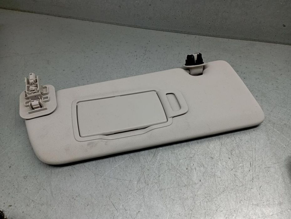 Pála de sol esquerda DACIA Sandero III