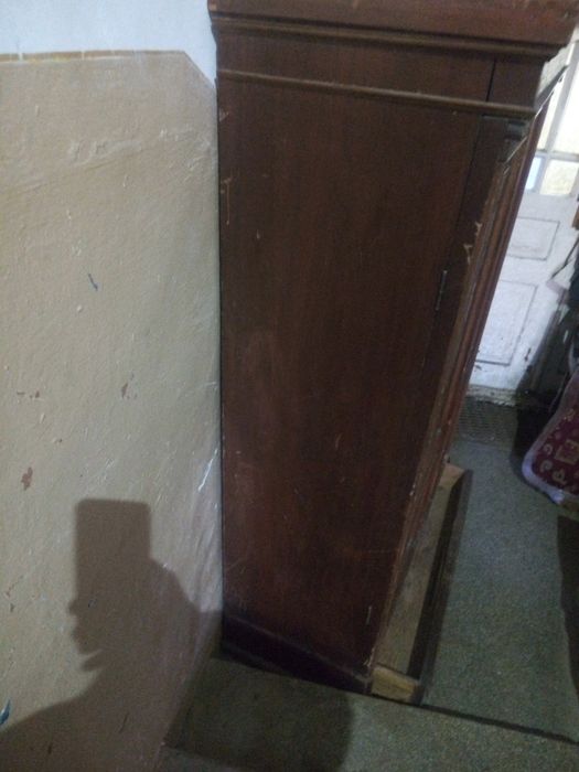 Шафа старовинна дерев'янна