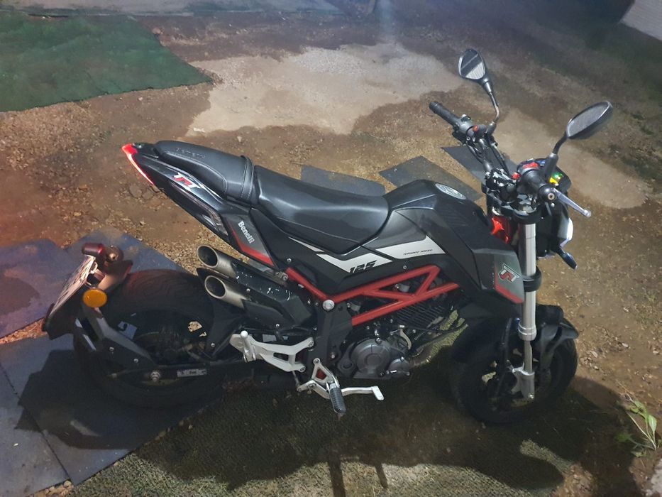 Vendo mota benelli tnt 125