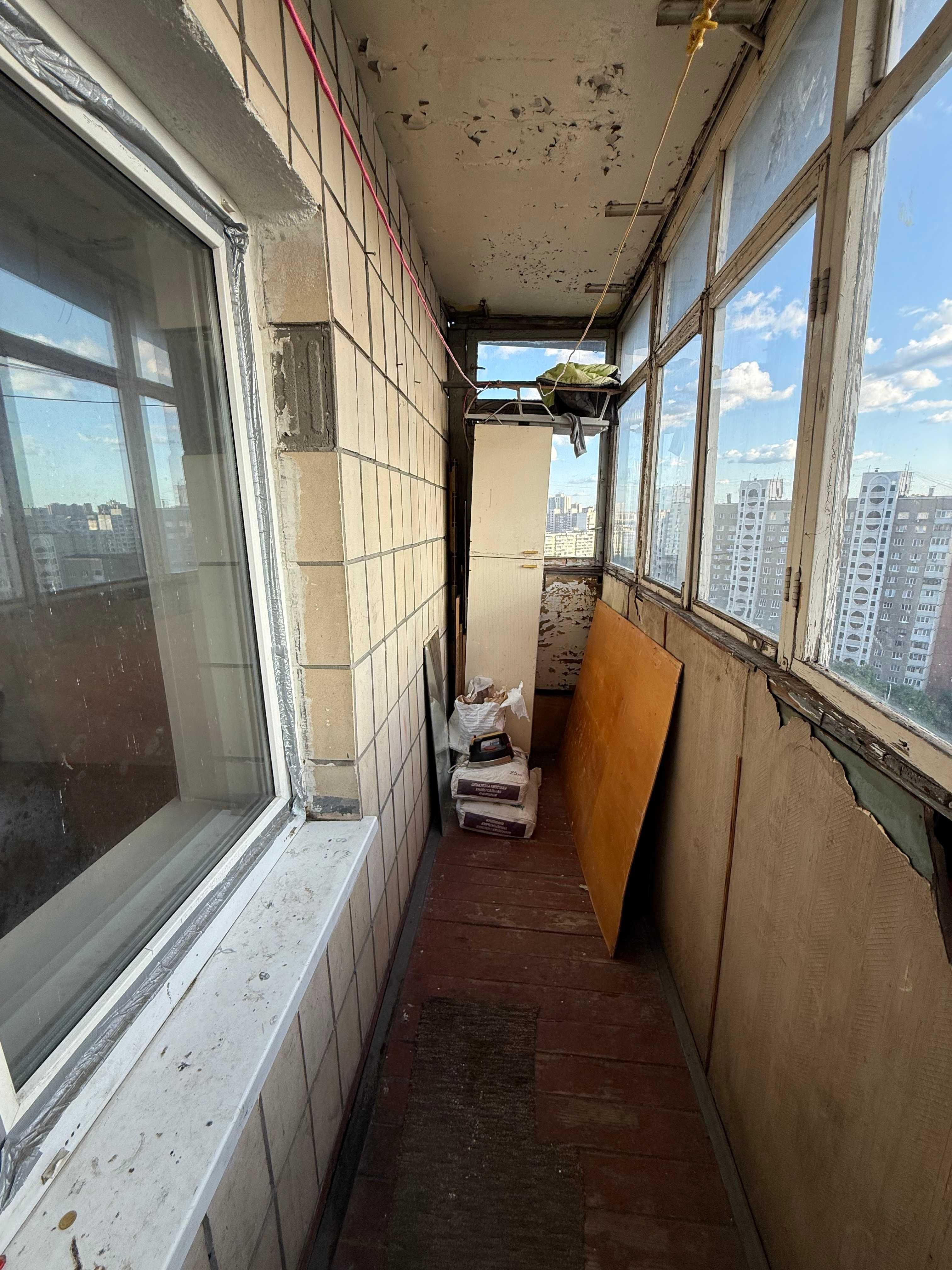 Продается 3-х комнатна раздельна квартира, Метро Вырлица,ул.Руднева 34