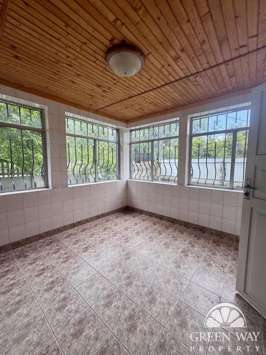 Будинок біля озера| Віта-Литовська, Голосіївський район