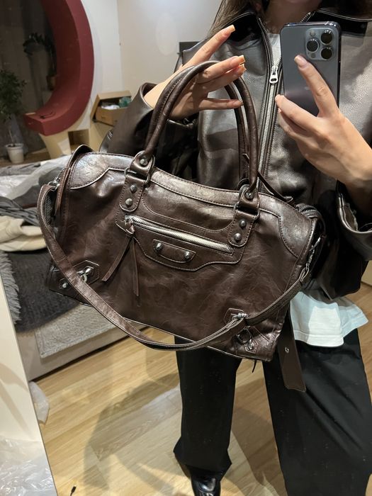 сумка під balenciaga city bag вмістка коричнева, залишилася-1шт!
