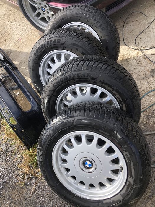 Дискі зимовими шинами Good Year 235/60 R16 зняті BMW e 38