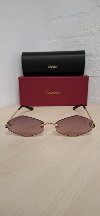 Распродажа. Cartier очки женские солнцезащитные 
Оригинал.
Абсолютно н