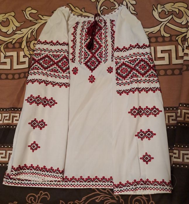 Вишите плаття і сорочка