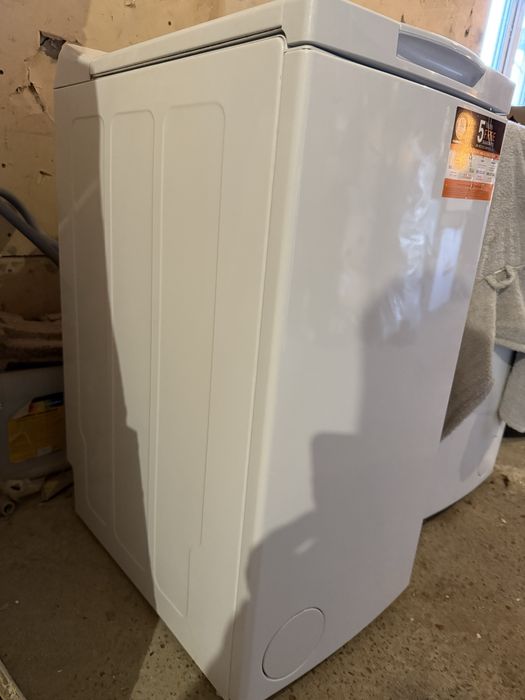 Продам пральну машину Indesit