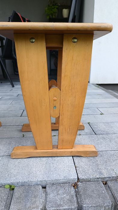 Solidna Taborety 2 sztuki używane
