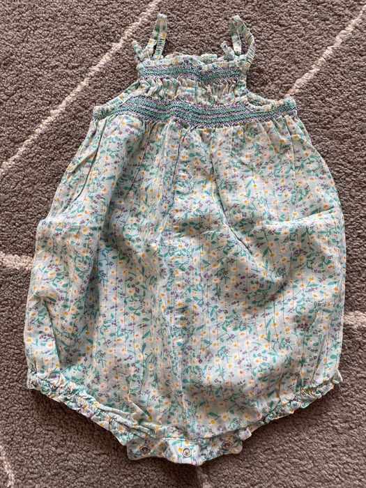 Prześliczny kombinezon  w kwiatuszki firmy H&M rozmiar ok 80 cm