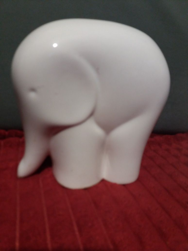 Porcelanowy słoń biały