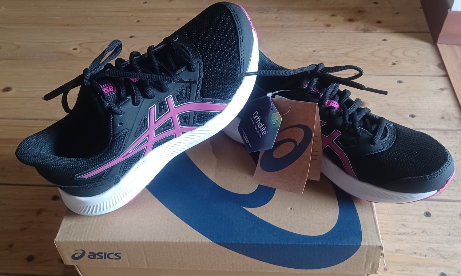 Кросівки жіночі Asics Jolt4