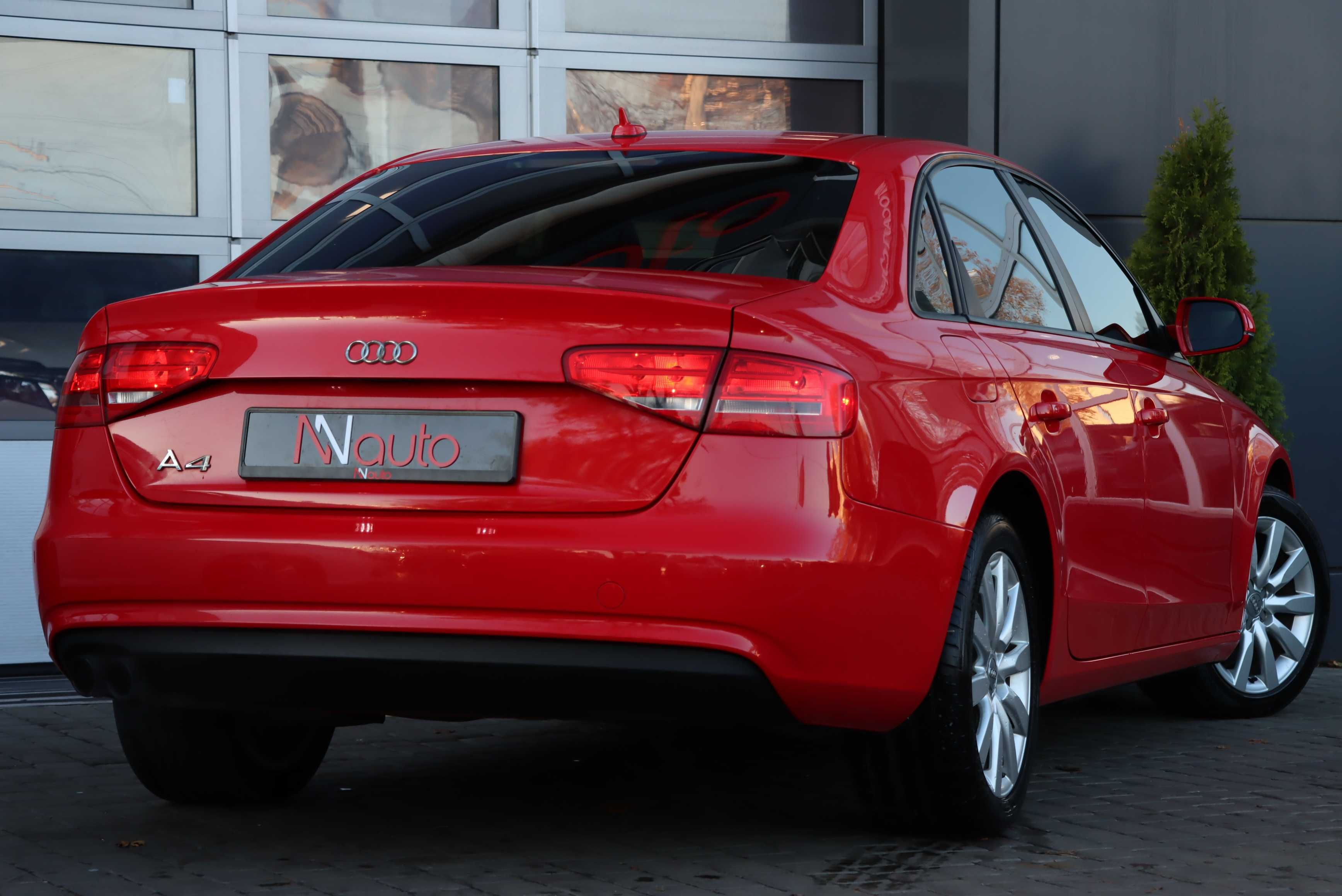 Audi A4 Автомобиль