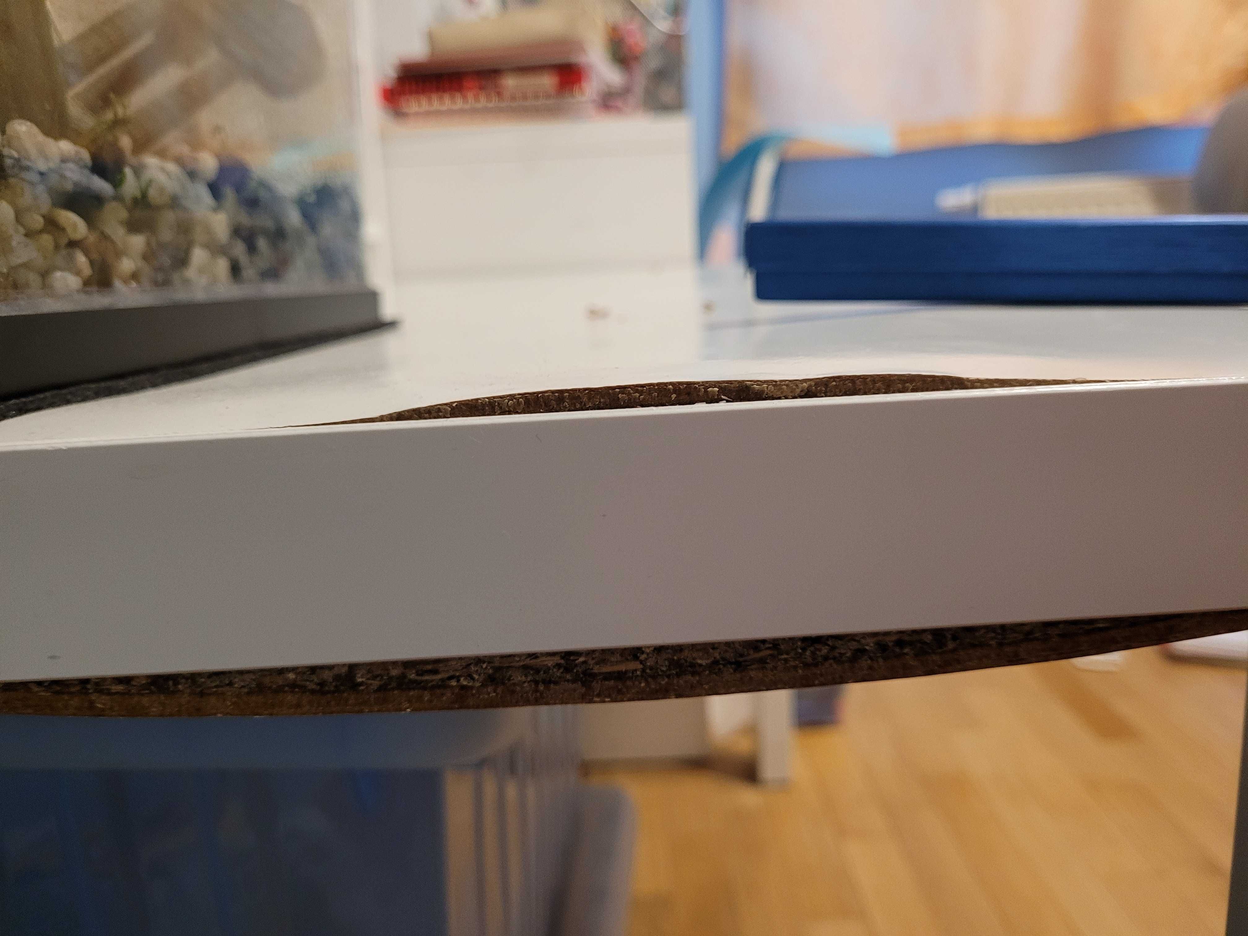 Białe biurko dziecięce Ikea PÅHL z nadstawką, wypaczony blat