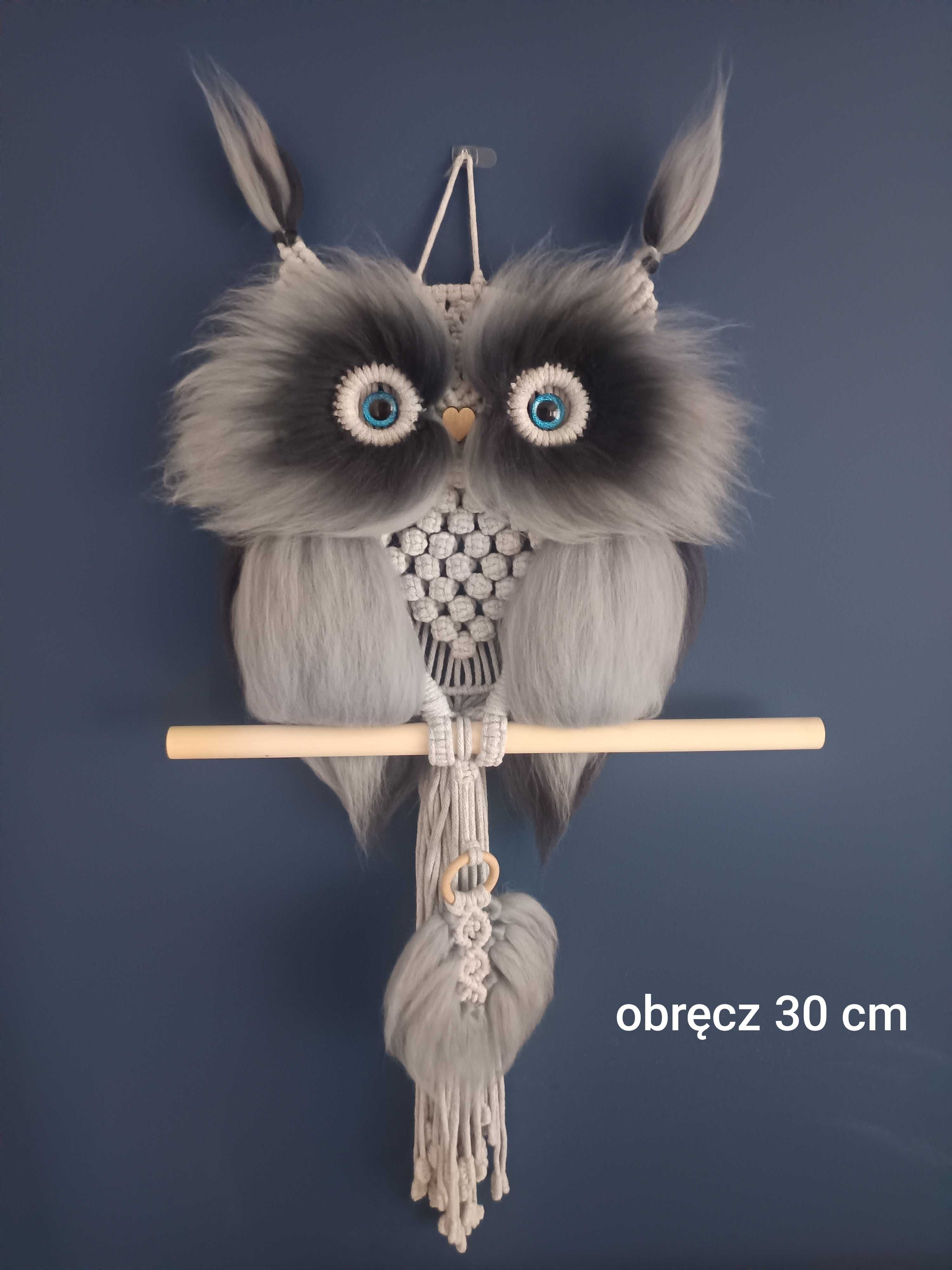 Sowy z makrama z wełną czesankową