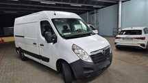 Opel Movano  Movano 2,3L , wyposażony w chłodnię zgodną ze standardami GDP.