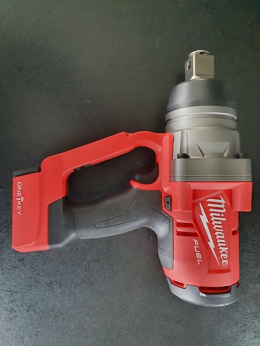 Akumulatorowy klucz udarowy 1 MILWAUKEE M18 ONEFHIWF1 2400 Nm NOWY
