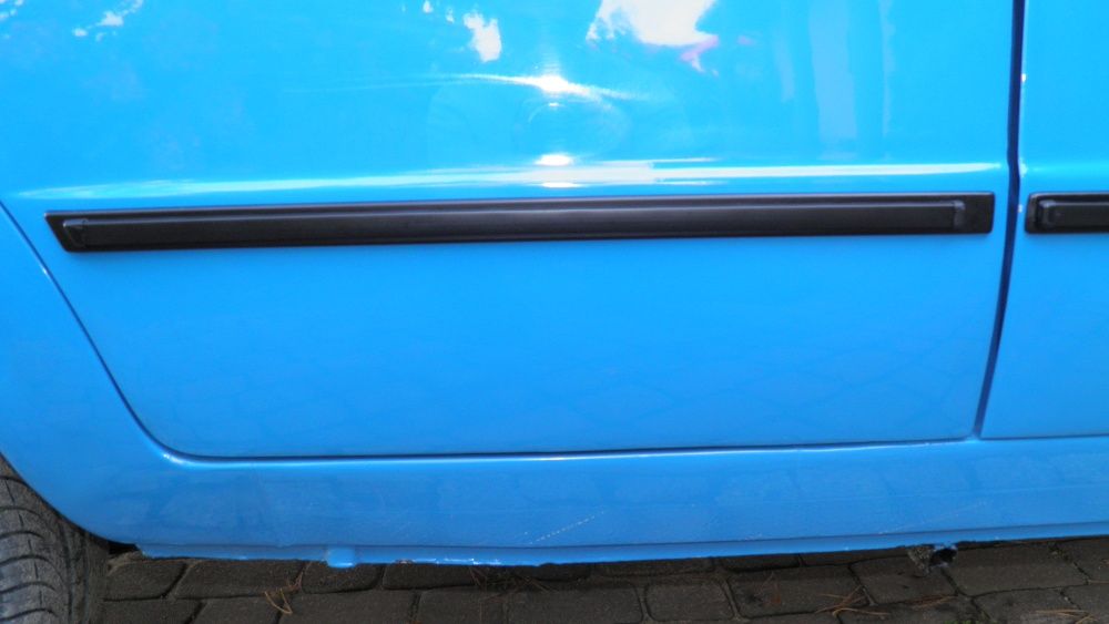 Guma gumy listwy listew bocznych boczne Fiat 125p silikonowe nowe.