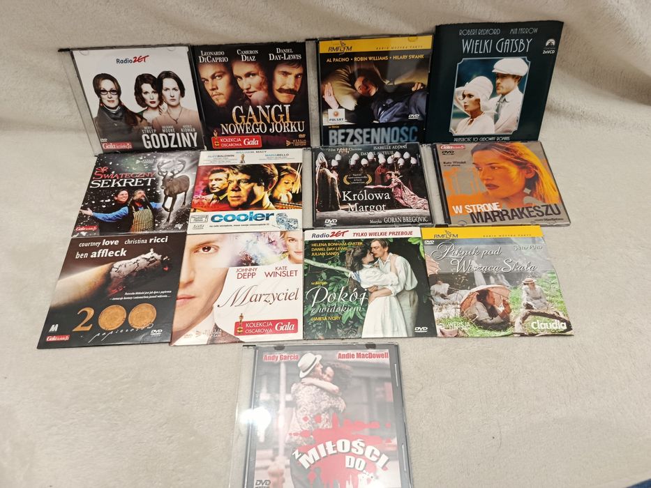 Zestaw filmów na płytach DVD