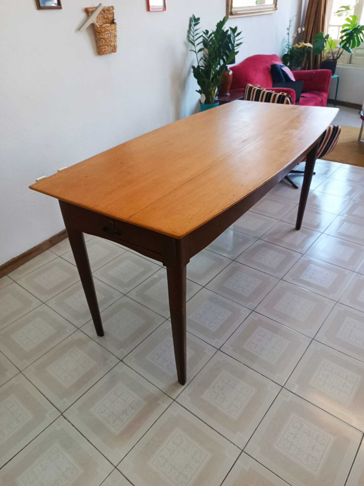 Mesa Vintage estilo Nórdico