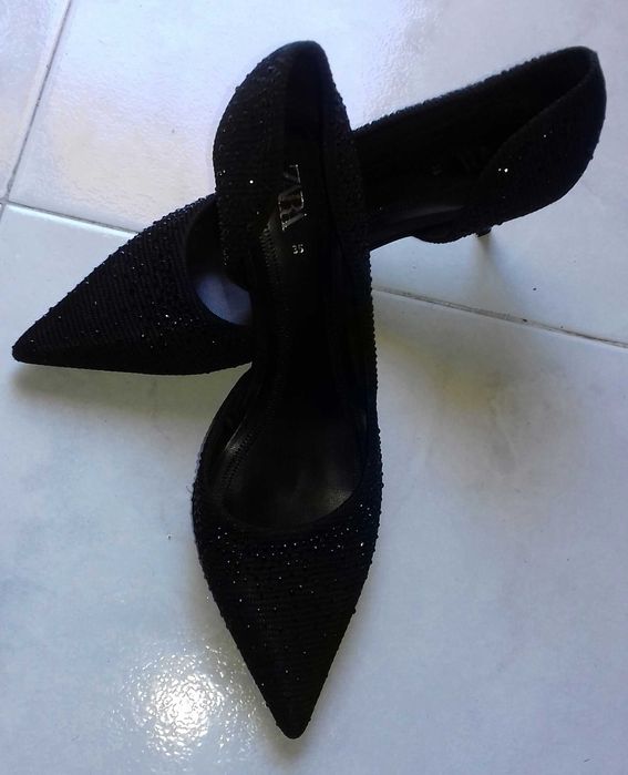 Sapatos elegantes de senhora