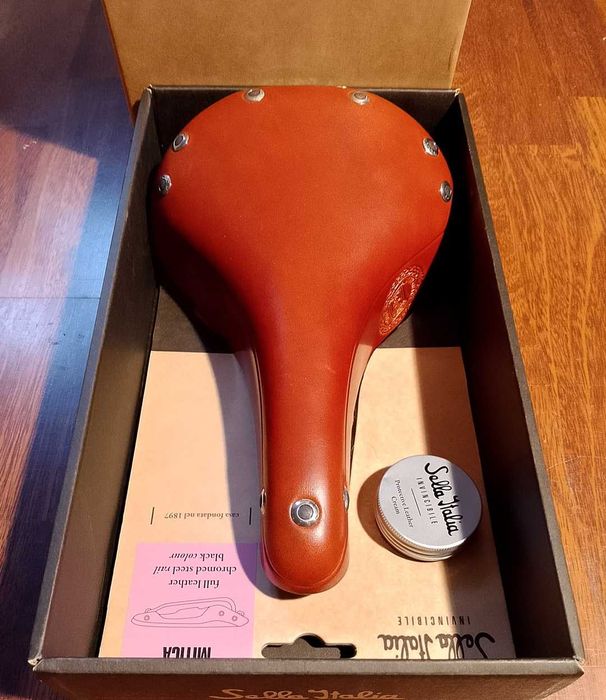 Нове сідло Brooks, Selle Italia.