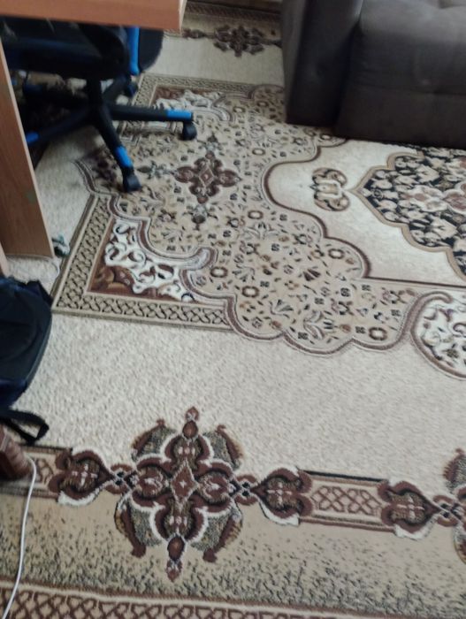 Килим терміново продам