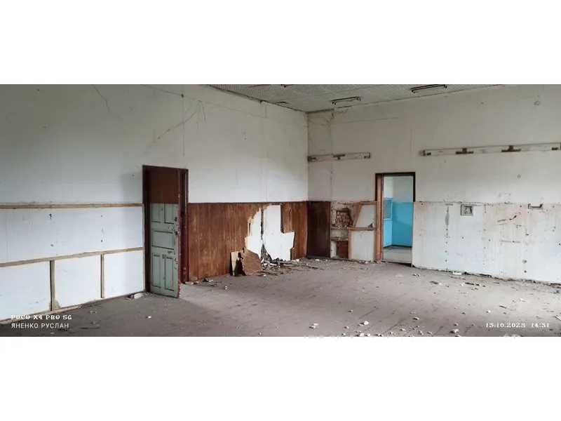 Адміністративна будівля, 977 кв. м, сел. Драбів, вул.Володимирська, 6