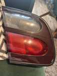 Nissan Almera  N15 lampa klapy prawa