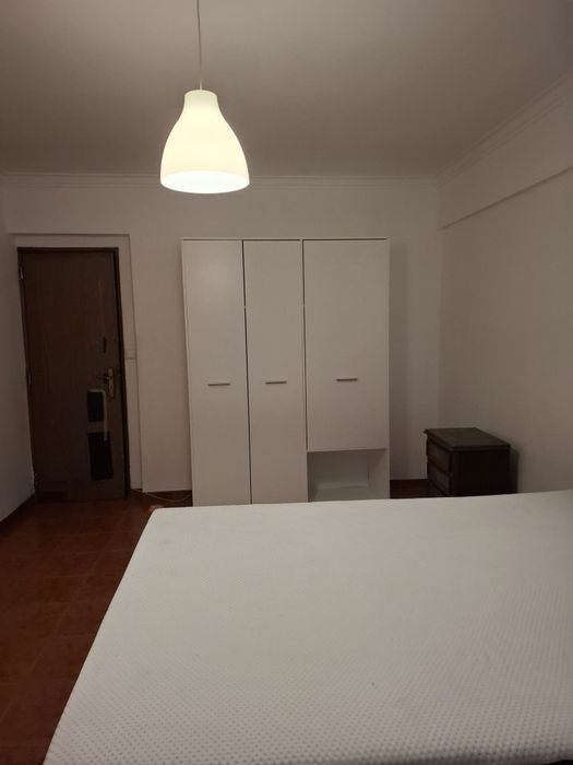 Quarto para arrendar