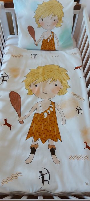 Pościel z wypełnieniem do łóżeczka sympatyczny Jaskiniowiec