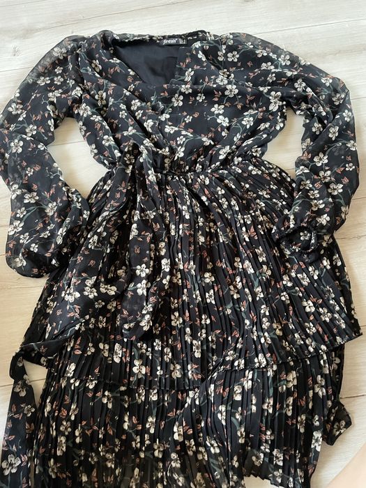 Гарна сукня з принтом