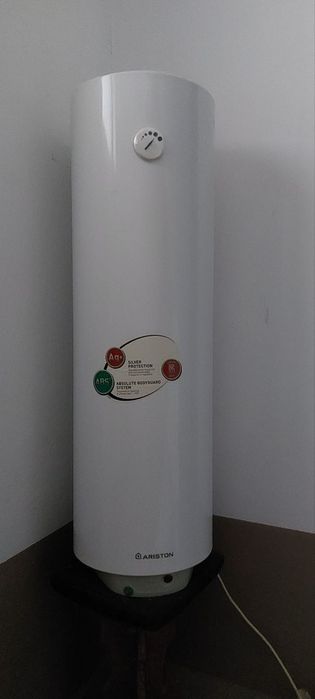 Продам бойлер Ariston 80 л