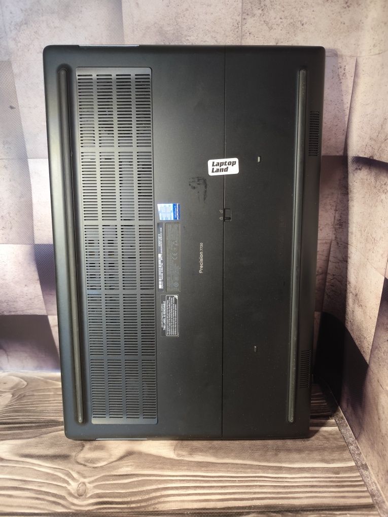 Dell 7730 4K IPS I7 8850H 32 ram 256 SSD m.2 Excellent Bat ноутбук