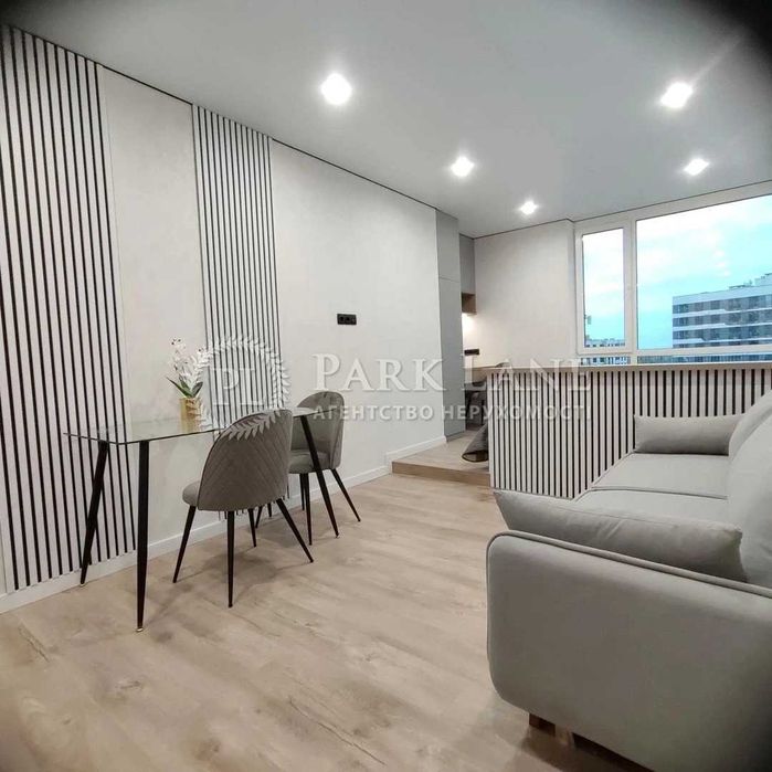 Продаж 1к квартири з ремонтом ЖК Варшавський 3