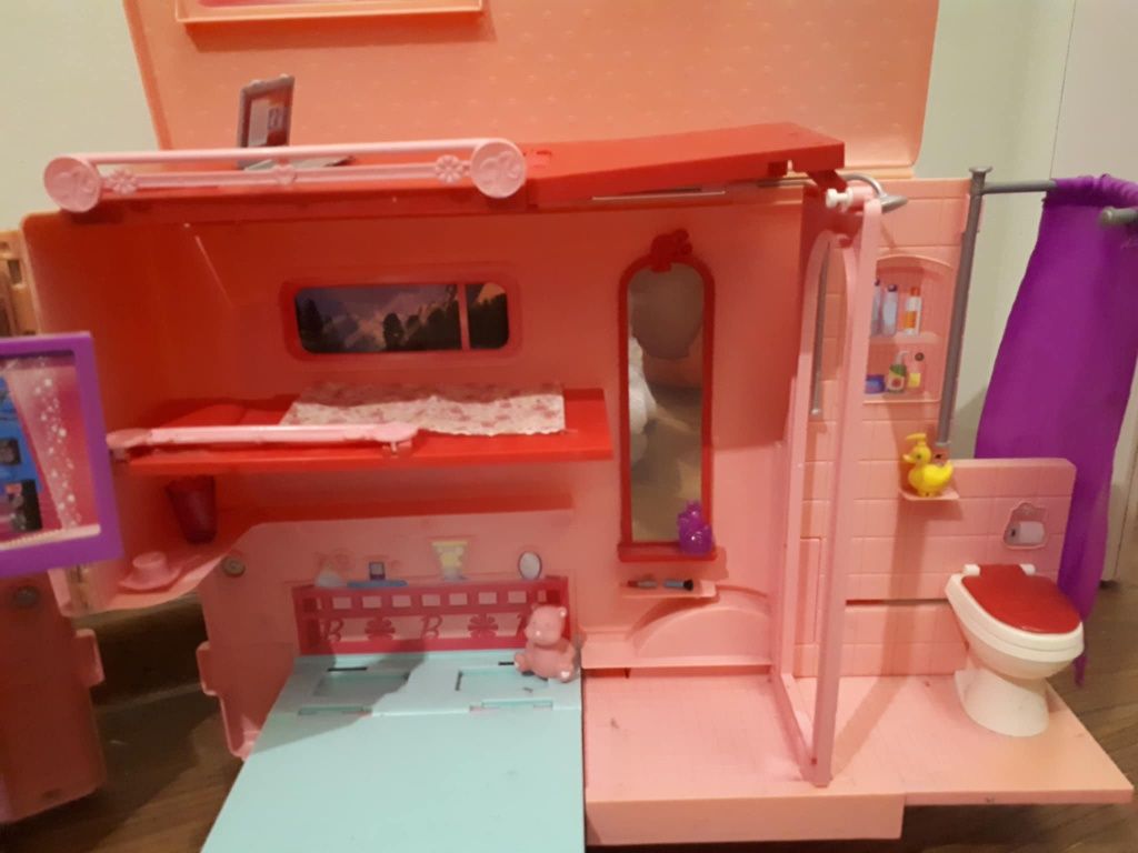 Kamper Barbie i dodatki