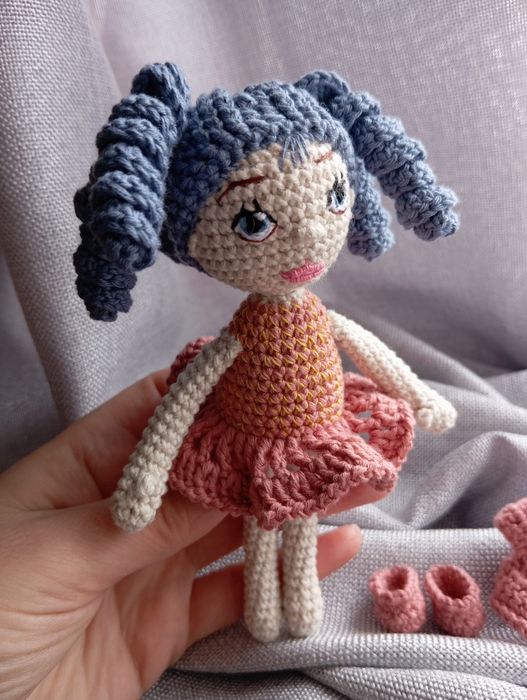 Lalka na szydełku. Zabawka bezpieczna. Laleczka maskotka. Amigurumi.